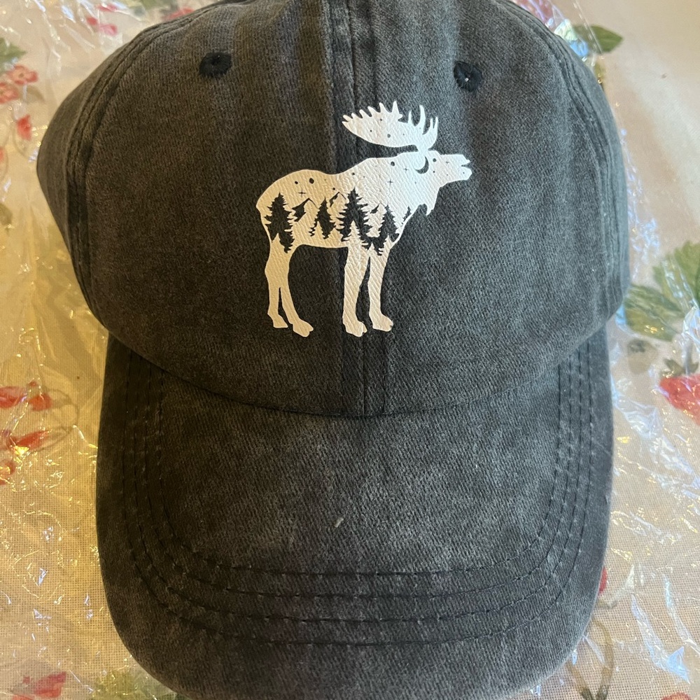 Gray Moose Graphic Cap